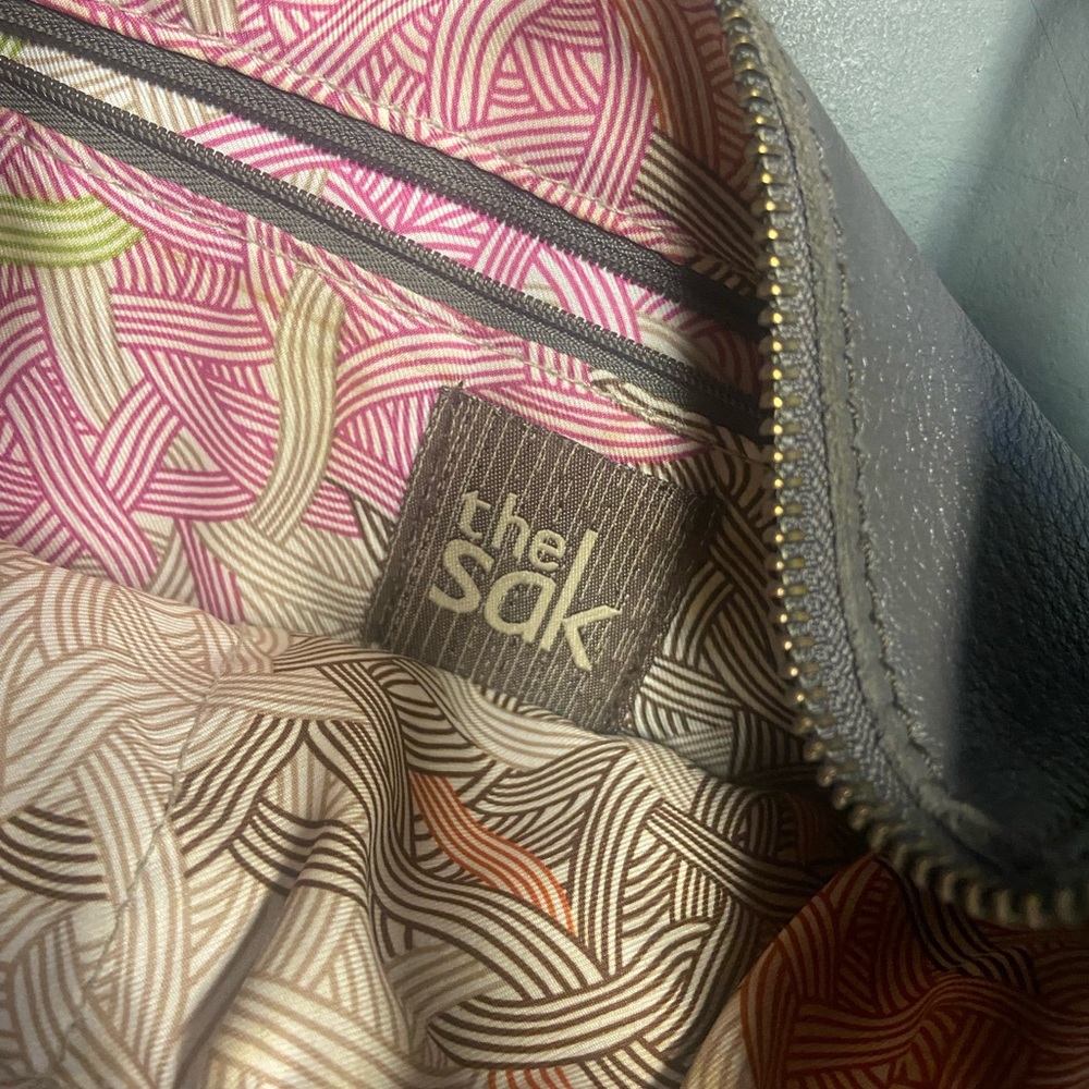 The Sak Gray Leather Purse - image 2